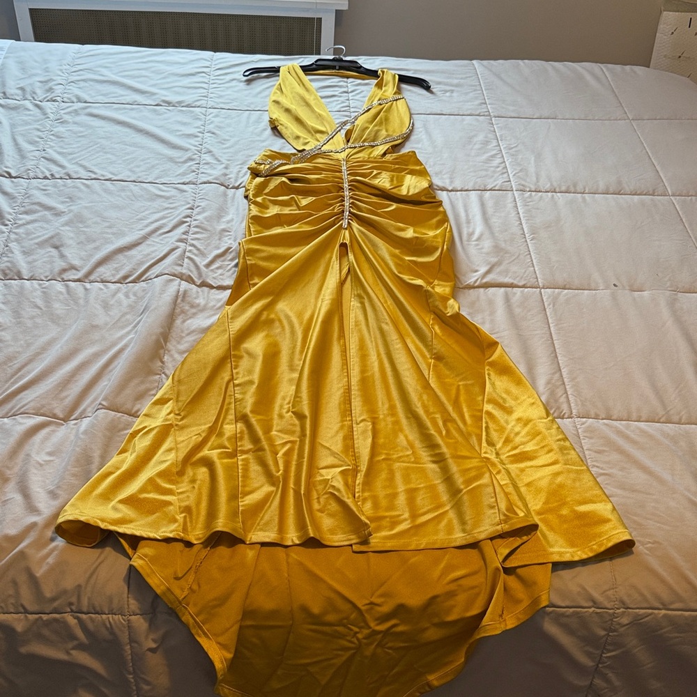 Elegant Yellow Satin Stretch Dress